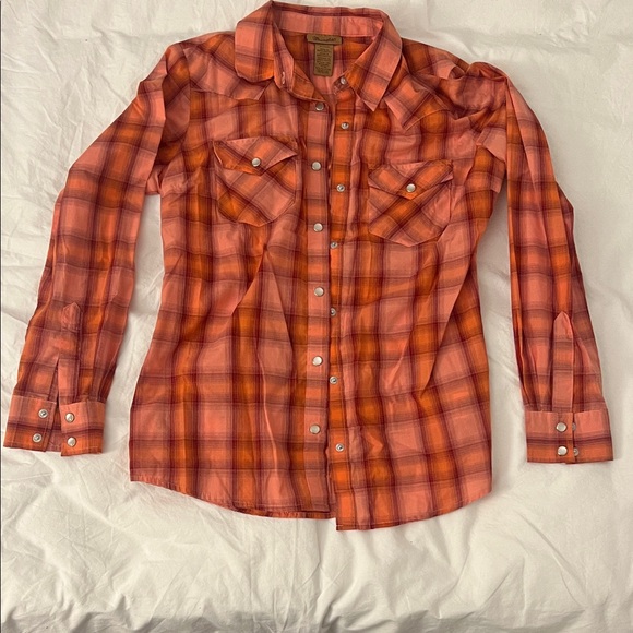 Wrangler Tops - Wrangler Women’s Pearl Snap long sleeve shirt